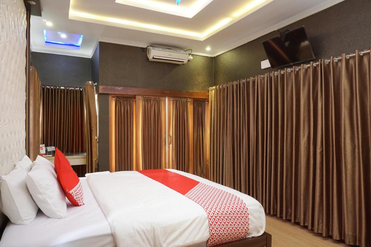 Super Oyo 444 Rafitha Homestay Baturetno Extérieur photo