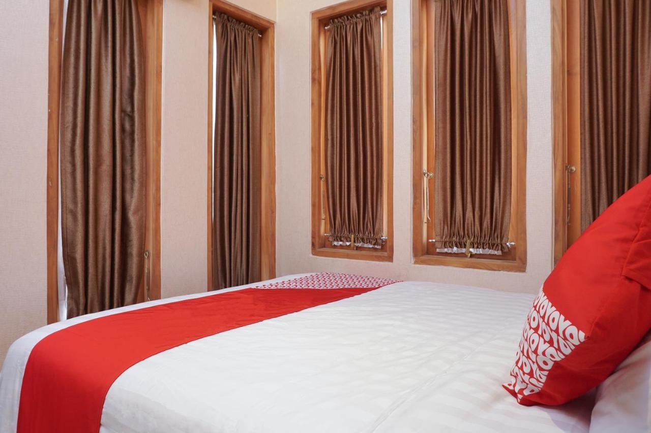 Super Oyo 444 Rafitha Homestay Baturetno Extérieur photo