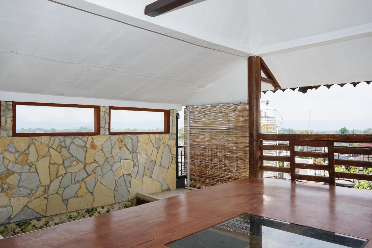 Super Oyo 444 Rafitha Homestay Baturetno Extérieur photo